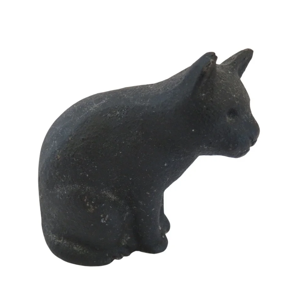 Nanbu Tekki Iwachu Japanese Cast Iron Paperweight Black Sitting Cat Figurine‎ - Picture 4 of 6